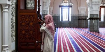 سعودی عرب میں لاؤڈ اسپیکر پر اذان کی آواز دھیمی رکھنے کی ہدایت