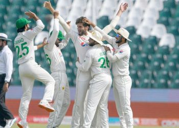 لاہور ٹیسٹ؛ آسٹریلیا نے پہلے روز 5 وکٹوں پر 232 رنز بنالیے