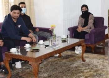 لیفٹیننٹ گورنر نے یوکرین سے واپس آنے والے کشمیرکے ایم بی بی ایس طلباء سے ملاقات کی