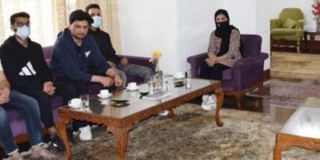 لیفٹیننٹ گورنر نے یوکرین سے واپس آنے والے کشمیرکے ایم بی بی ایس طلباء سے ملاقات کی