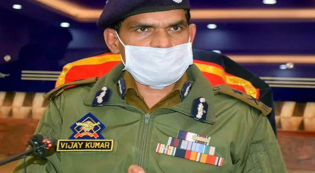زونی مر میں پولیس اہلکار کی ہلاکت میں ملوث جنگجووں کی شناخت ہو چکی ہے: آئی جی کشمیر