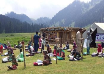 کرونا کے بعددیہی سطح پر نظام تعلیم  کو بہتر بنانے کا چیلنج