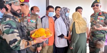 لیفٹیننٹ جنرل ڈی پی پانڈے کا ضلع ہسپتال شوپیاں کا دورہ، عوام اور ڈاکٹروں کا شکریہ ادا کیا