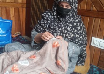 کشمیر میں تلہ سوزی سے وابستہ خواتین دستکار نا امیدی کے دلدل میں کیوں؟