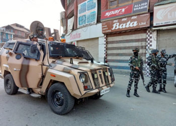 سری نگر فائرنگ : ایک سی آرپی ایف اہلکار از جان، ساتھی زخمی