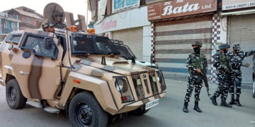 سری نگر فائرنگ : ایک سی آرپی ایف اہلکار از جان، ساتھی زخمی