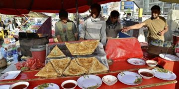 افغانستان میں ماہ رمضان ’پرُامن‘ لیکن ’خاندان کو کھانا کھلانا چیلنج‘