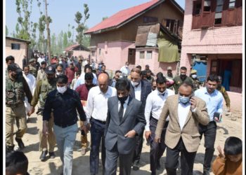 چیف سیکرٹری نے ڈل جھیل ماڈل ان سیٹو بحالی اور سیاحتی دیہات کی ترقی کی پیش رفت کا معائینہ کیا