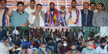 شوپیان میں اپنی پارٹی کو بڑی کامیابی، کئی اہم چہرے پارٹی میں شامل