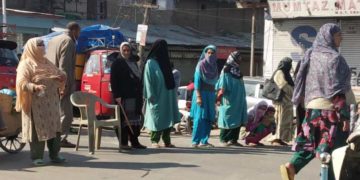 وسطی اور شمالی کشمیر میں بجلی بحران کے خلاف لوگوں نے سڑکوں پر آکر احتجاجی مظاہرئے کئے