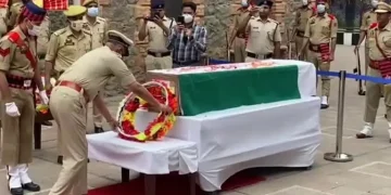پلوامہ حملہ : مہلوک اہلکار کی تعزیتی گلباری تقریب میں سینئر آفیسران کی شرکت