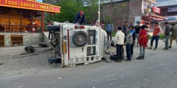  گاندربل میں سڑک حادثہ، چار غیر مقامی سیاح زخمی