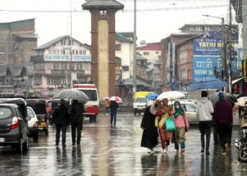 وادی کشمیر میں ہلکی بارشیں، 22 اپریل تک موسم جوں کا توں رہنے کا امکان