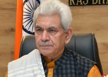جموں انکاؤئٹر میں جان بحق ہونے والے سی آئی ایس ایف افسر کو لیفٹیننٹ گورنر کا خراج