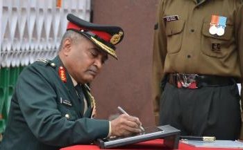 لیفٹیننٹ جنرل منوج پانڈے انڈیا کے نئے آرمی چیف تعینات