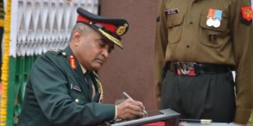 لیفٹیننٹ جنرل منوج پانڈے انڈیا کے نئے آرمی چیف تعینات