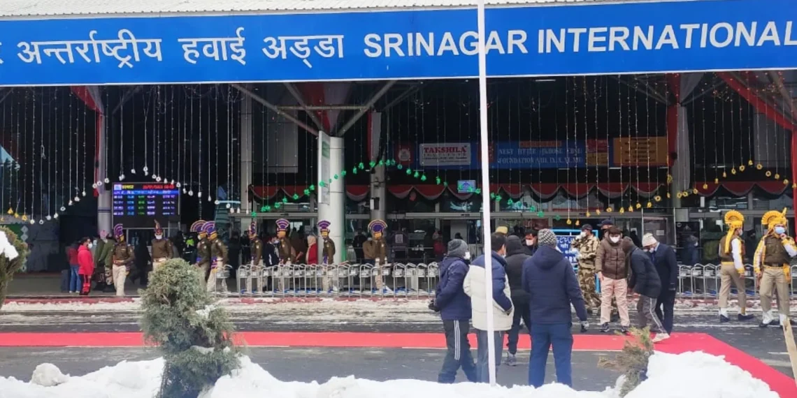 سری نگر ہوائی اڈے پر ہیلی کاپٹروں کی نائٹ پارکنگ کی درخواست فیس میں نصف کمی