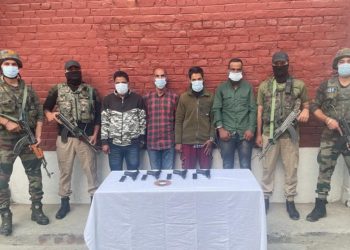 پولیس کا بمنہ سری نگر میں ٹی آر ایف سے وابستہ 4 ہابیئرڈ ملی ٹینٹوں کی گرفتاری کا دعویٰ