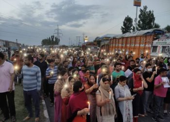 کشمیری پنڈتوں کا راہل بٹ کی ہلاکت کے خلاف مختلف اضلاع میں دوسرے دن میں احتجاج