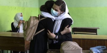 افغانستان میں لڑکیوں کی تعلیم پر جلد ’اچھی خبر‘ سنائیں گے: طالبان