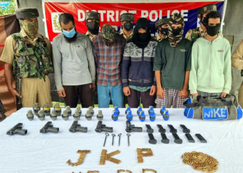 بارہ مولہ گرینیڈ حملے میں ملوث چار جنگجو اور ایک اعانت کار گرفتار : آئی جی کشمیر