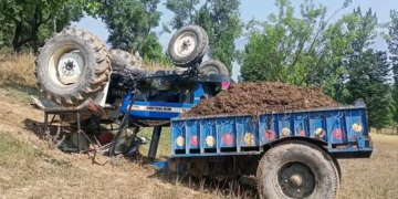 جنوبی کشمیر کے پامپور میں ٹریکٹر الٹنے سے دو افراد از جان