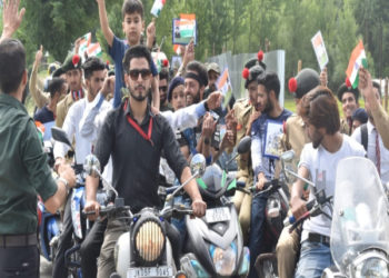 وادی لولاب میں نوجوانوں نے کرگل وجے دیوس کے نام پر بائیک ریلی کا اہتمام کیا
