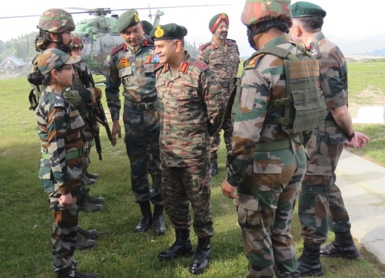 شمالی فوج کےکمانڈ نے کشمیر میں ایل او سی کے ساتھ سیکورٹی صورتحال کا جائزہ لیا