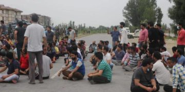 ٹارگیٹ کلنگ : ہلاکتوں کے خلاف جموں وکشمیر میں احتجاجی مظاہرئے اور دھرنے