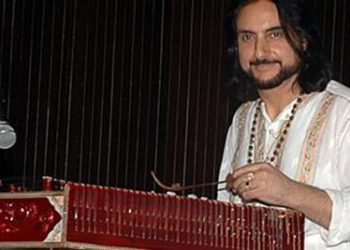 سنتورنواز بھجن سوپوری انتقال کر گئے