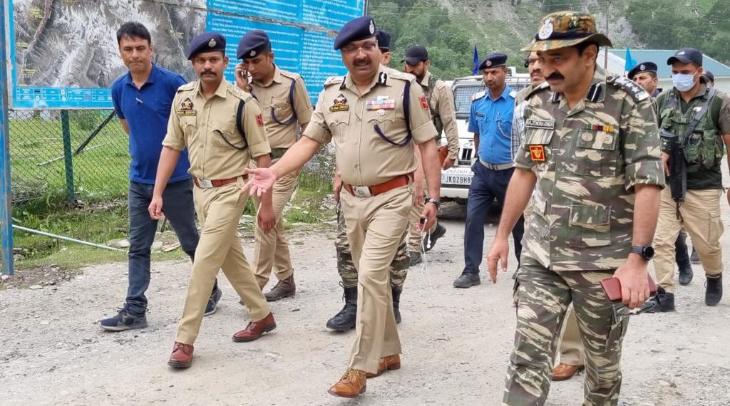 پولیس چیف نے بالہ تل اور دومیل می سیکورٹی صورتحال کا جائزہ لیا، باہمی تال میل بنائے رکھنے پر زور