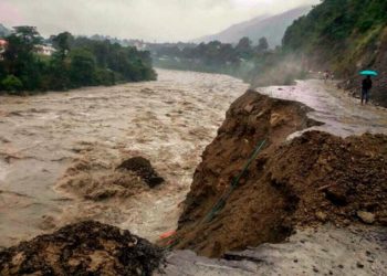 ریاسی کے دریائے انس میں سیلاب کی وجہ سے پھنسے پانچ افراد کو ایس ڈی آر ایف نے بچایا