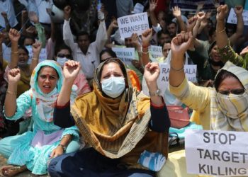 کشمیر پنڈتوں کا جموں میں مسلسل احتجاج ، ملازمین کی منتقلی کا مطالبہ