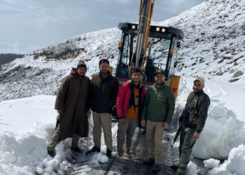 پہلگام اور سم تھن ٹاپ میں پھنسے ہوئے 39 سیاحوں کو بچایا گیا، ایک سیاح اور ٹوریسٹ گائیڈ از جان