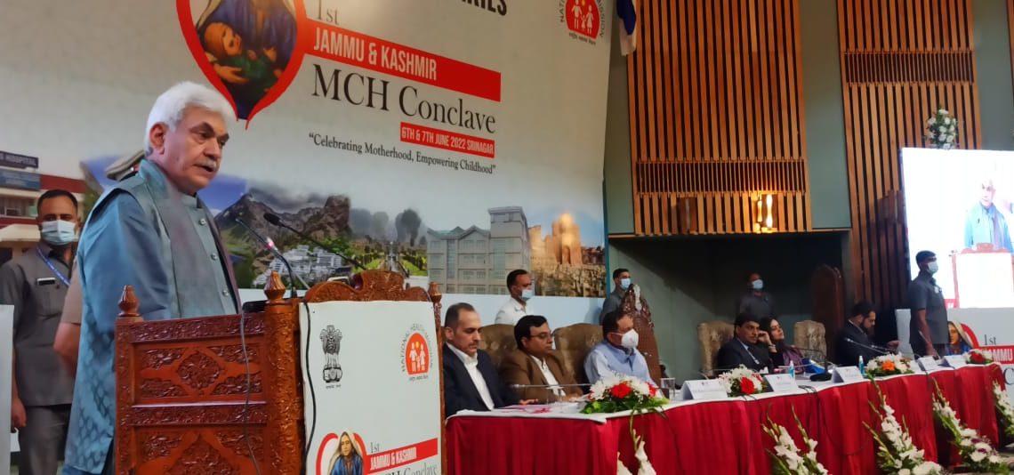 کشمیر میں ملی ٹینسی آخری سانسیں لے رہی ہیں، تازہ ہلاکتوں میں پاکستان کا ہاتھ: لیفٹیننٹ گورنر منوج سنہا
