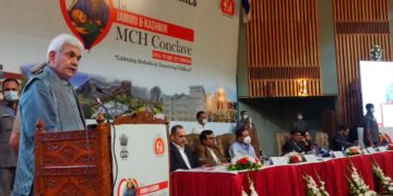 کشمیر میں ملی ٹینسی آخری سانسیں لے رہی ہیں، تازہ ہلاکتوں میں پاکستان کا ہاتھ: لیفٹیننٹ گورنر منوج سنہا