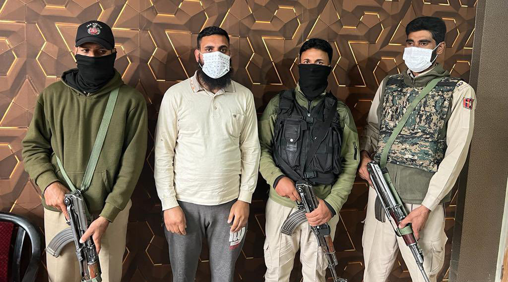ساس پر چاقو سے حملہ کرنے کی پادائش میں نوجوان گرفتار