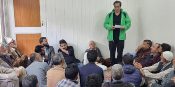 بانڈی پورہ کی اہم شخصیات کا وفد سجاد لون سے ملاقی