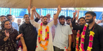پی ڈی پی اور نیشنل کانفرنس جموں کشمیر کے لوگوں کی تباہی کیلئے ذمہ دار:سجاد غنی لون