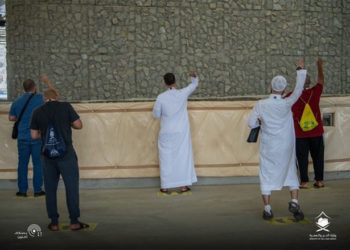 منیٰ میں حجاج کی رمی اور قربانی، حج اختتامی مراحل میں داخل