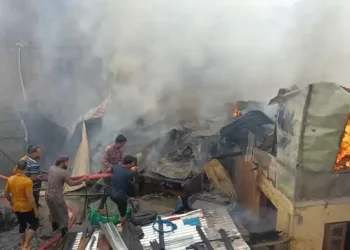 سری نگر کے خانیار علاقے میں آتشزدگی، ایک دارلعلوم، میریج ہال اور چار مکانوں کو نقصان