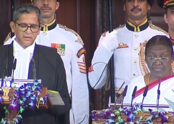دروپدی مرمو بھارت کی 15ویں صدر بنیں، سی جے آئی نے دلایا حلف
