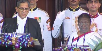 دروپدی مرمو بھارت کی 15ویں صدر بنیں، سی جے آئی نے دلایا حلف