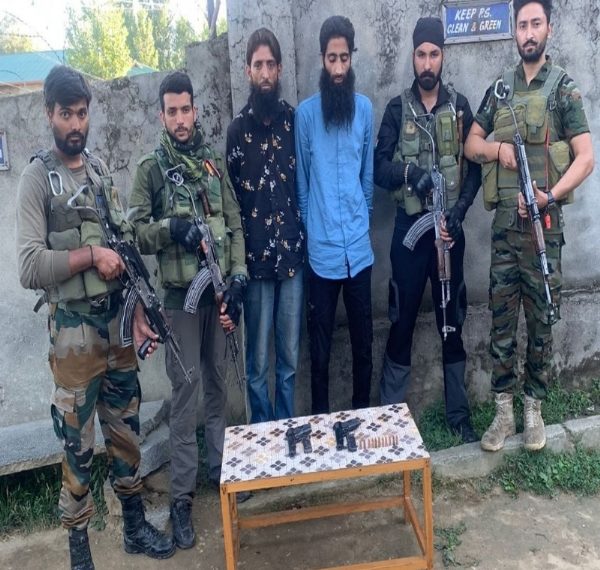 پولیس کا سوپور میں دو ہابرڈ جنگجوؤں کی گرفتاری کا دعویٰ