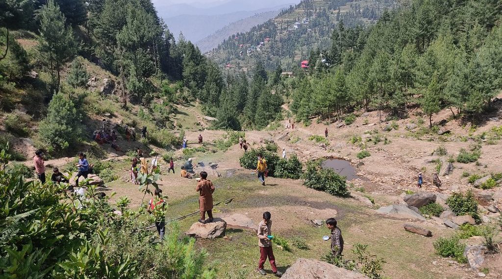 پھر سے لوٹ آئی سیاحتی مقامات کی رونق
