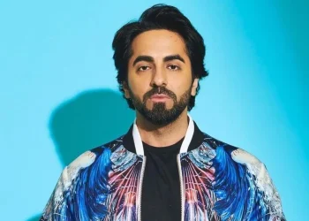 بالی ووڈ اداکار آیوشمان کھرانہ نے کٹرا پہنچ کرویشنو دیوی کے درشن کئے