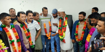 نیشنل کانفرنس اور اپنی پارٹی سے وابستہ اجس کے کئی کارکنان پیپلز کانفرنس میں شامل