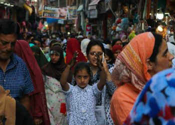 عرفہ کے روز بازاروں میں زبردست گہما گہمی