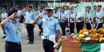 حادثے میں ہلاک پائلٹ کی سرکاری اعزاز کے ساتھ آخری رسومات