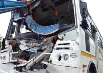 کولگام کے قاضی گنڈ سڑک حادثے میں کم سے کم 20 یاتری زخمی